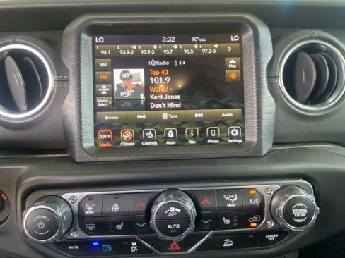 Used 2023 Jeep Wrangler Unlimited Sahara w/ Cold Weather Group AWD/4WD image 20