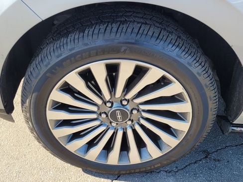 Used 2020 Lincoln Navigator Reserve w/ Luxury Package image 20