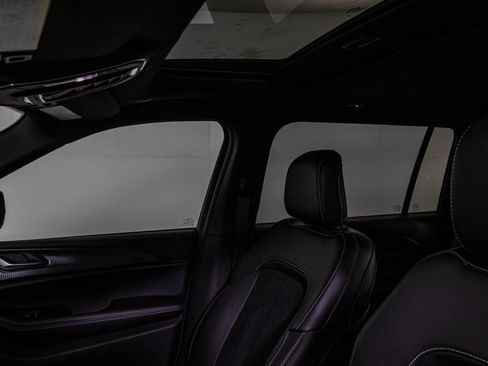 New 2025 Jeep Grand Cherokee L Altitude image 25