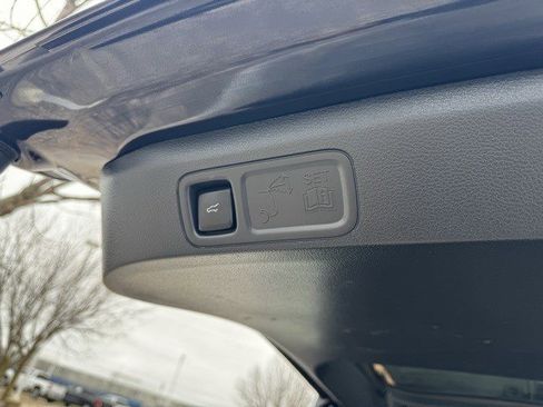 Used 2024 Ford Expedition XLT image 31