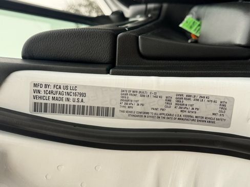 Certified 2022 Jeep Grand Cherokee Laredo X AWD/4WD image 19