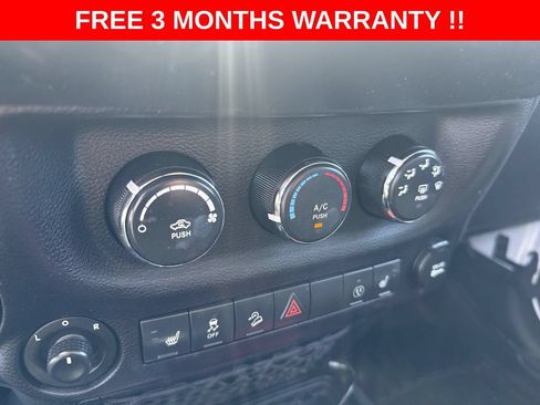 Used 2018 Jeep Wrangler Unlimited Sahara AWD/4WD image 19