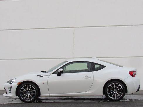 Certified 2017 Toyota 86 image 4