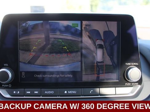 Used 2023 Nissan Rogue SL AWD/4WD image 6
