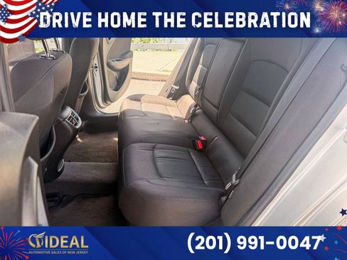 Used 2019 Chevrolet Malibu LT FWD image 12