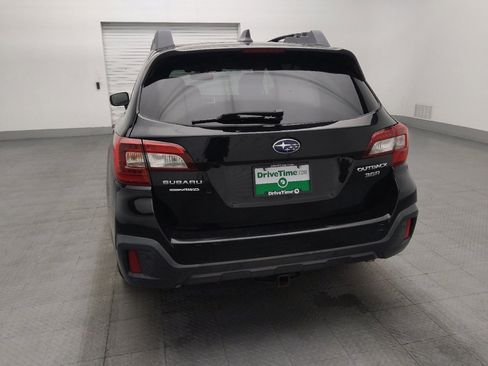 Used 2019 Subaru Outback 3.6R Limited AWD/4WD image 6