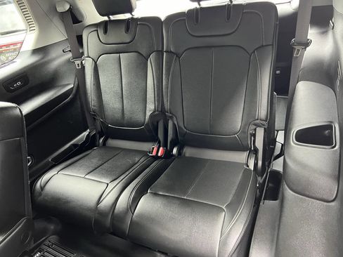 Used 2023 Jeep Grand Cherokee L Limited w/ Luxury Tech Group II image 20