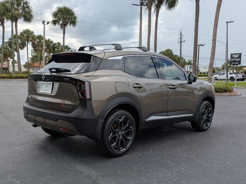 Used 2026 Nissan Kicks SR w/ Cold Weather Package AWD/4WD image 6