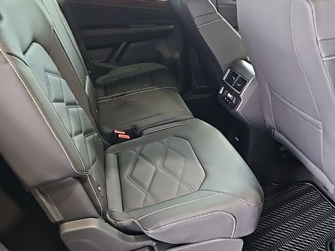 New 2026 Volkswagen Atlas SE FWD image 17