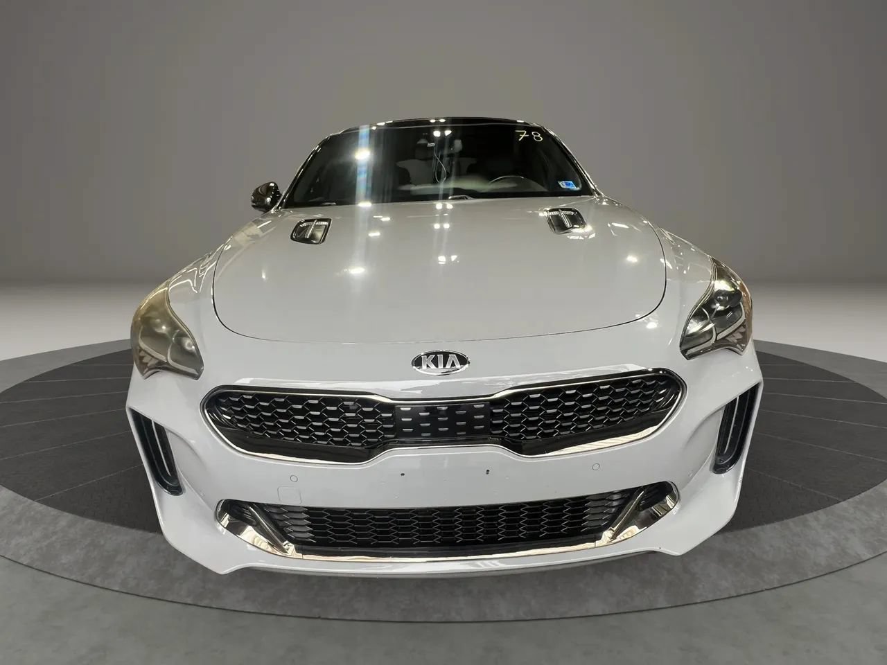 Used 2020 Kia Stinger GT1 AWD/4WD image 8