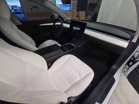 Used 2022 Tesla Model 3 Long Range image 37