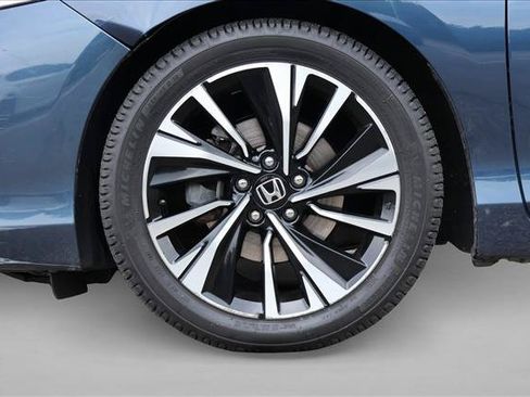 Used 2016 Honda Accord EX image 9