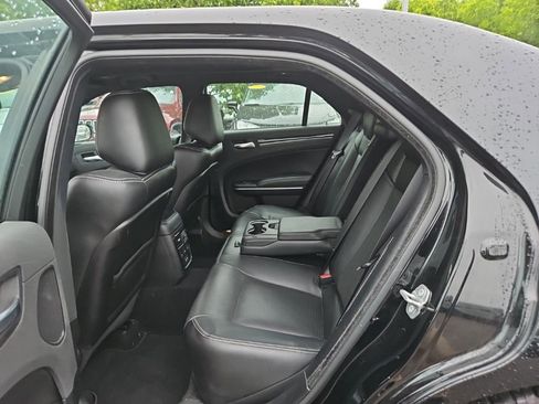 Used 2022 Chrysler 300 S w/ Comfort Group RWD image 14