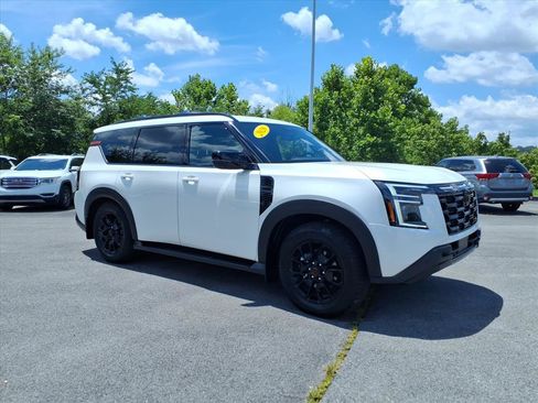 Certified 2026 Nissan Armada PRO-4X AWD/4WD image 3