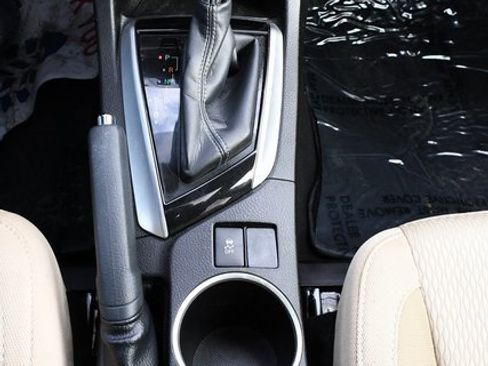 Used 2017 Toyota Corolla LE w/ LE Premium Package w/Moonroof image 15