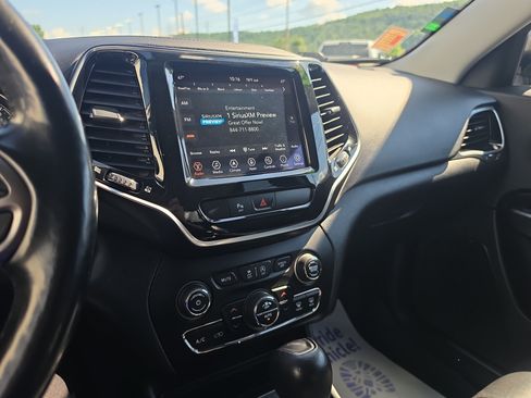 Used 2020 Jeep Cherokee Limited AWD/4WD image 25