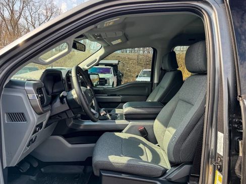 Used 2025 Ford F150 Lightning XLT image 21