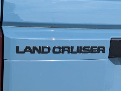 Used 2024 Toyota Land Cruiser image 31