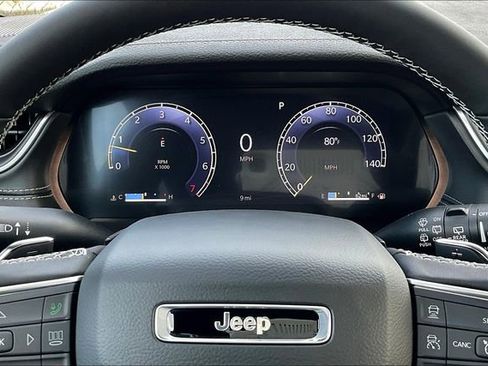 New 2025 Jeep Grand Cherokee Limited w/ Black Appearance Package image 20