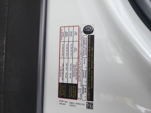 Used 2025 Land Rover Range Rover SE AWD/4WD image 19