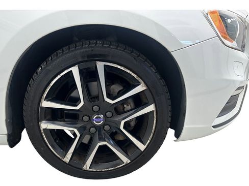 Used 2017 Volvo S60 T5 Dynamic image 9