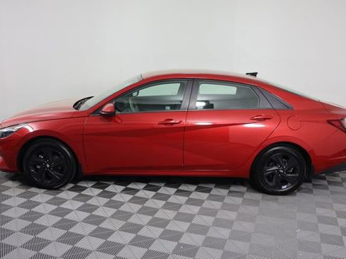 Used 2023 Hyundai Elantra SEL w/ Winter Weather Package FWD image 5