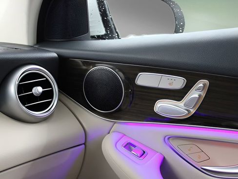 Used 2022 Mercedes-Benz GLC 300 image 35