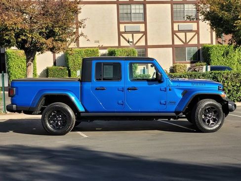 Used 2021 Jeep Gladiator Sport image 4