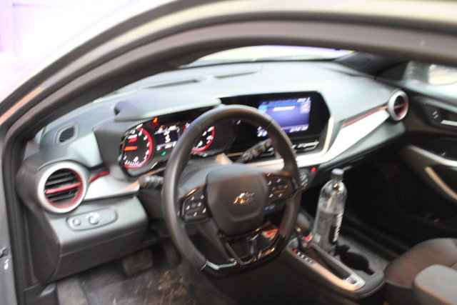 Used 2024 Chevrolet Trax RS w/ Driver Confidence Package FWD image 14