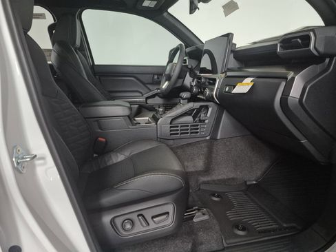 New 2025 Toyota RAV4 XLE Premium image 40