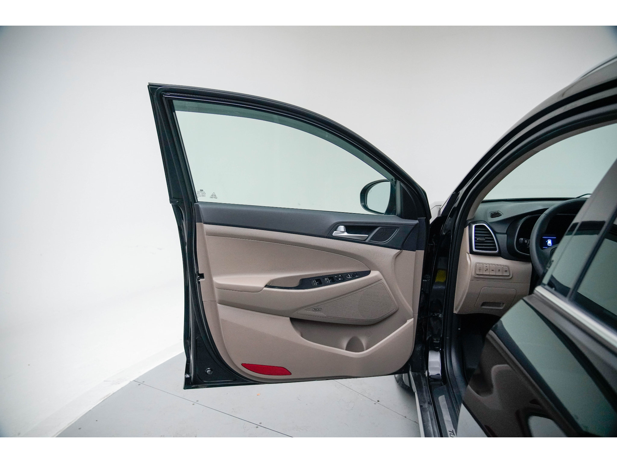 Used 2021 Hyundai Tucson Limited FWD image 17