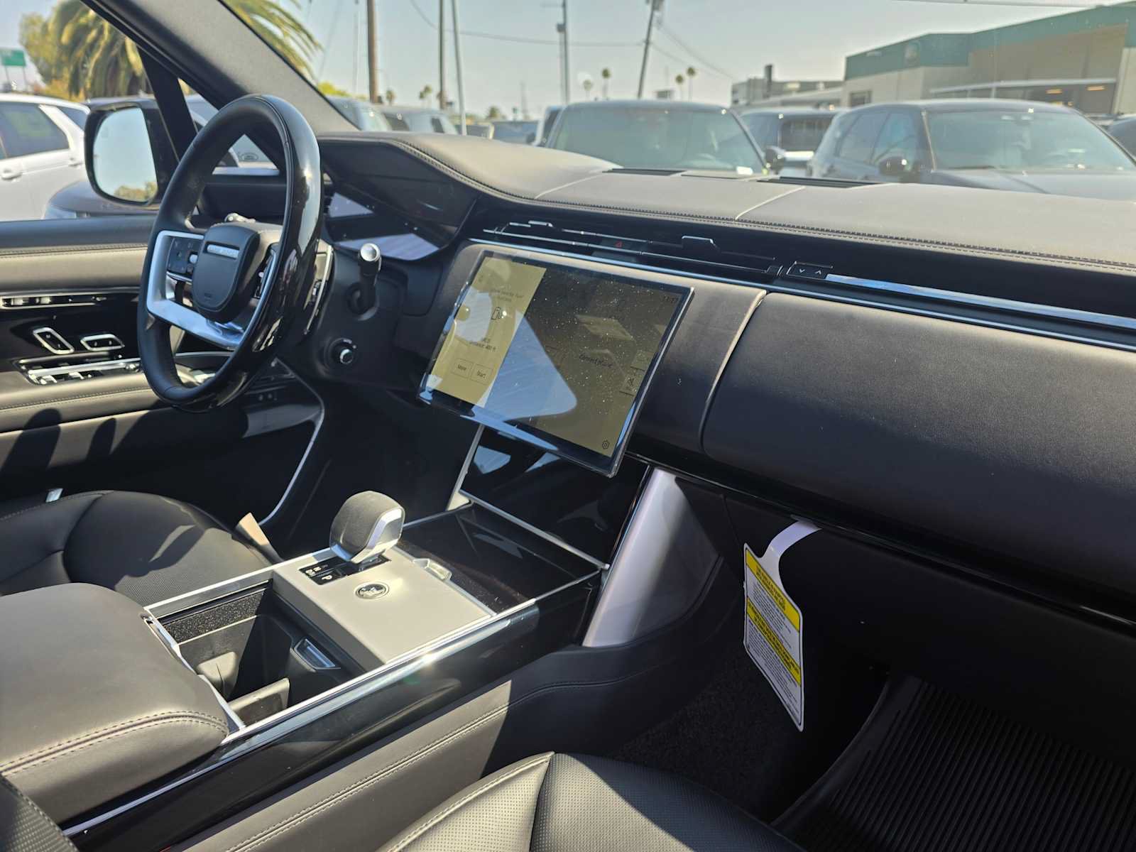 New 2025 Land Rover Range Rover SE AWD/4WD image 12