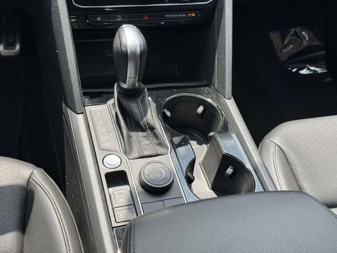 Used 2019 Volkswagen Atlas SEL R-Line AWD/4WD image 21