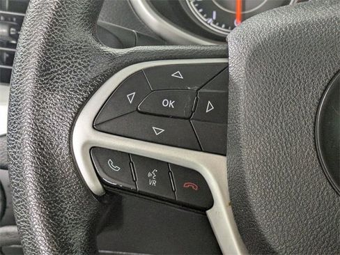 Certified 2016 Jeep Cherokee Sport image 17