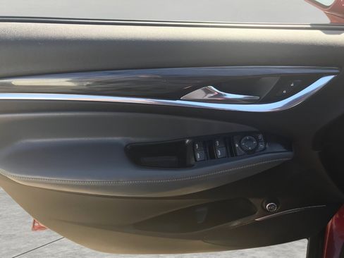 Used 2018 Buick Enclave Essence FWD image 29