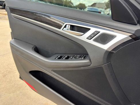 Used 2020 Genesis G80 3.8 RWD image 28