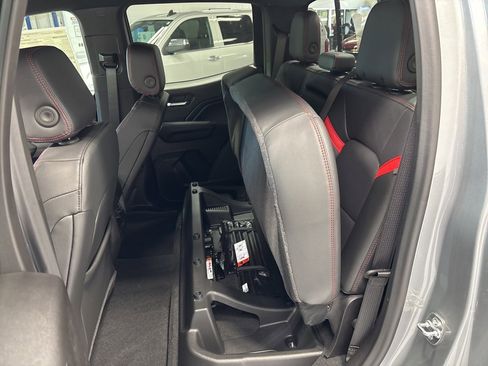 New 2025 Chevrolet Colorado Z71 w/ Z71 Convenience Package 2 image 32