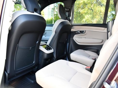 New 2026 Volvo XC90 B6 Plus image 16