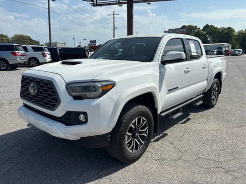 Used 2021 Toyota Tacoma TRD Sport w/ Technology Package AWD/4WD image 9