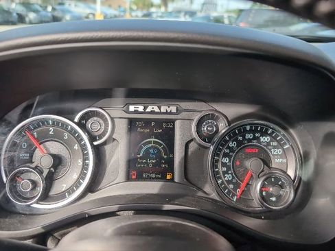 Used 2021 RAM 1500 2WD Crew Cab image 9