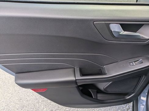 New 2025 Ford Escape SE w/ PHEV Premium Package image 27