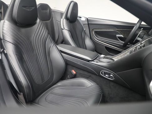 Used 2019 Aston Martin DB11 Volante image 34