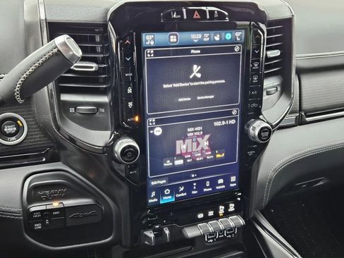 Used 2024 RAM 2500 Limited AWD/4WD image 10