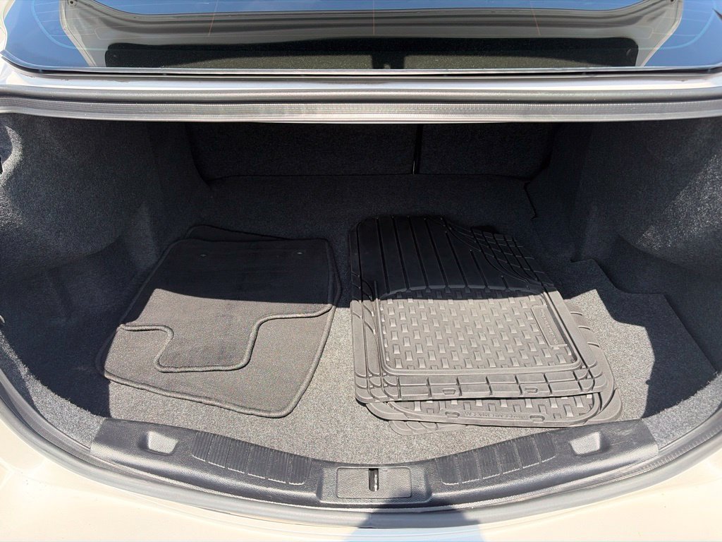 Used 2020 Ford Fusion SE FWD image 6