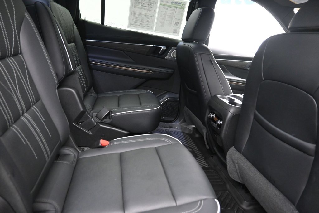 Used 2026 Buick Enclave Avenir AWD/4WD image 10