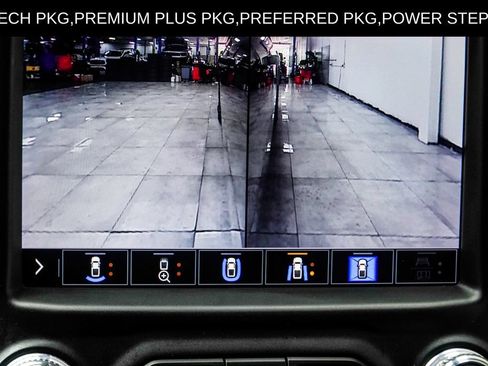 Used 2023 GMC Sierra 2500 AT4 w/ AT4 Premium Plus Package AWD/4WD image 29