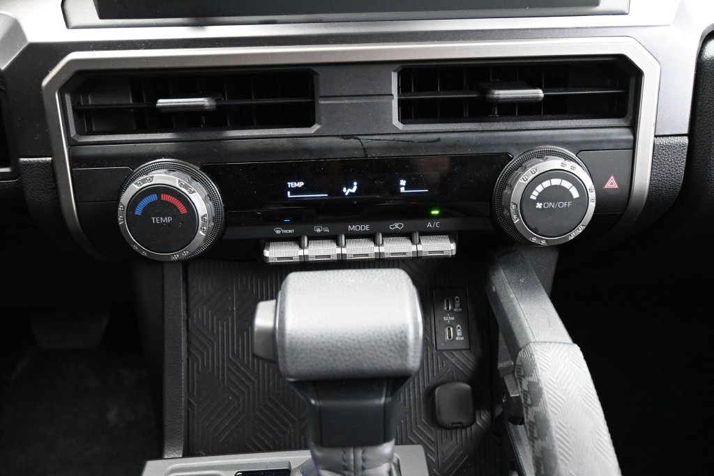 Used 2025 Toyota 4Runner SR5 AWD/4WD image 21
