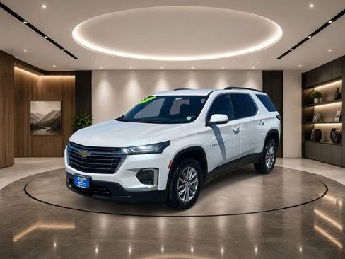Used 2023 Chevrolet Traverse LT AWD/4WD image 2