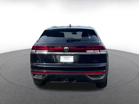 Used 2025 Volkswagen Atlas Cross Sport SE image 12