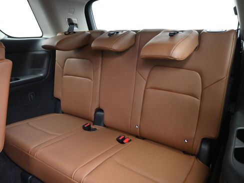 New 2026 Nissan Pathfinder Platinum AWD/4WD image 19